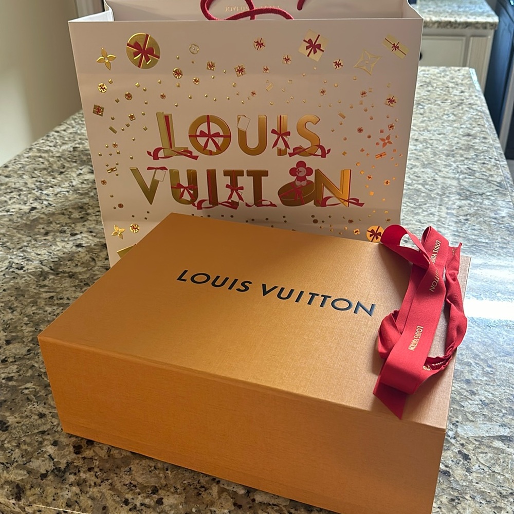 LV box ribbon and shopping bag